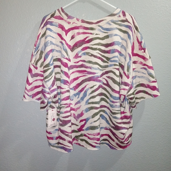 Secret Treasures hi-lo lightweight sweatshirt - Picture 3 of 5